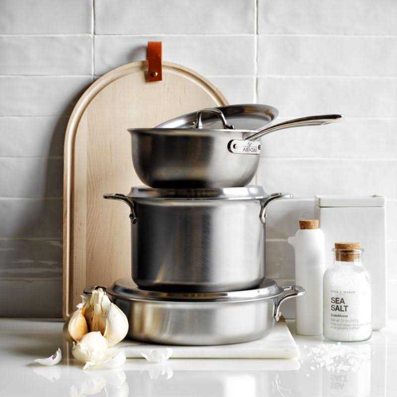 All-Clad d3 Curated 2.5-Quart Saucier with Lid - Image 5